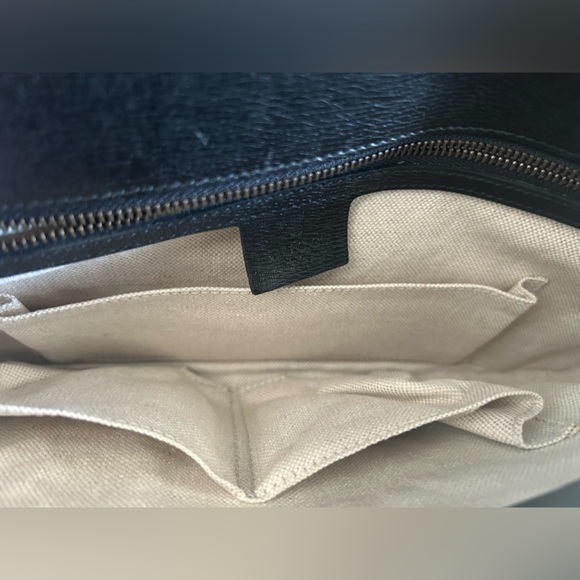 Gucci Black Leather clutch in excellent used condition - Picture 7 of 10